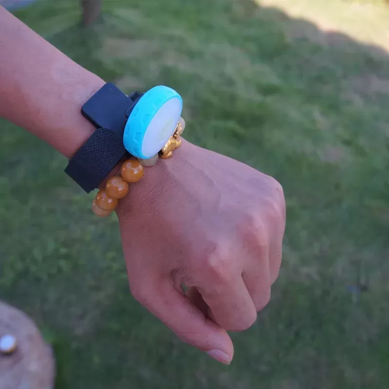 פנס יד עמיד במים עם טעינה USB - תמונה 4